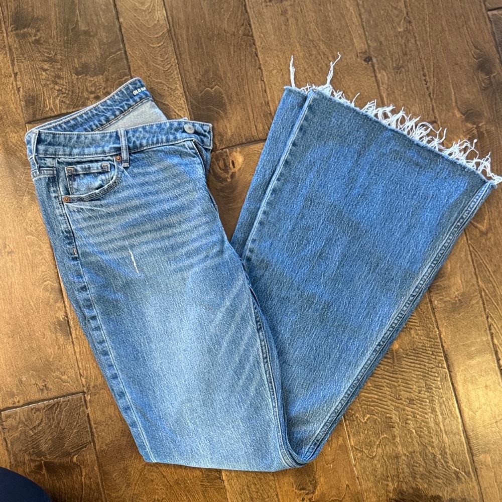 Old Navy Women’s Size 12 Tall Classic Blue Denim Flare Leg Jeans